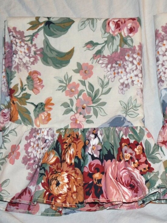 Ralph Lauren Allison Multi Floral Ruffled Standard Pillowcases Set (2) USA - Picture 5 of 10